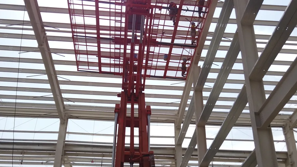 Under-roof liner deck